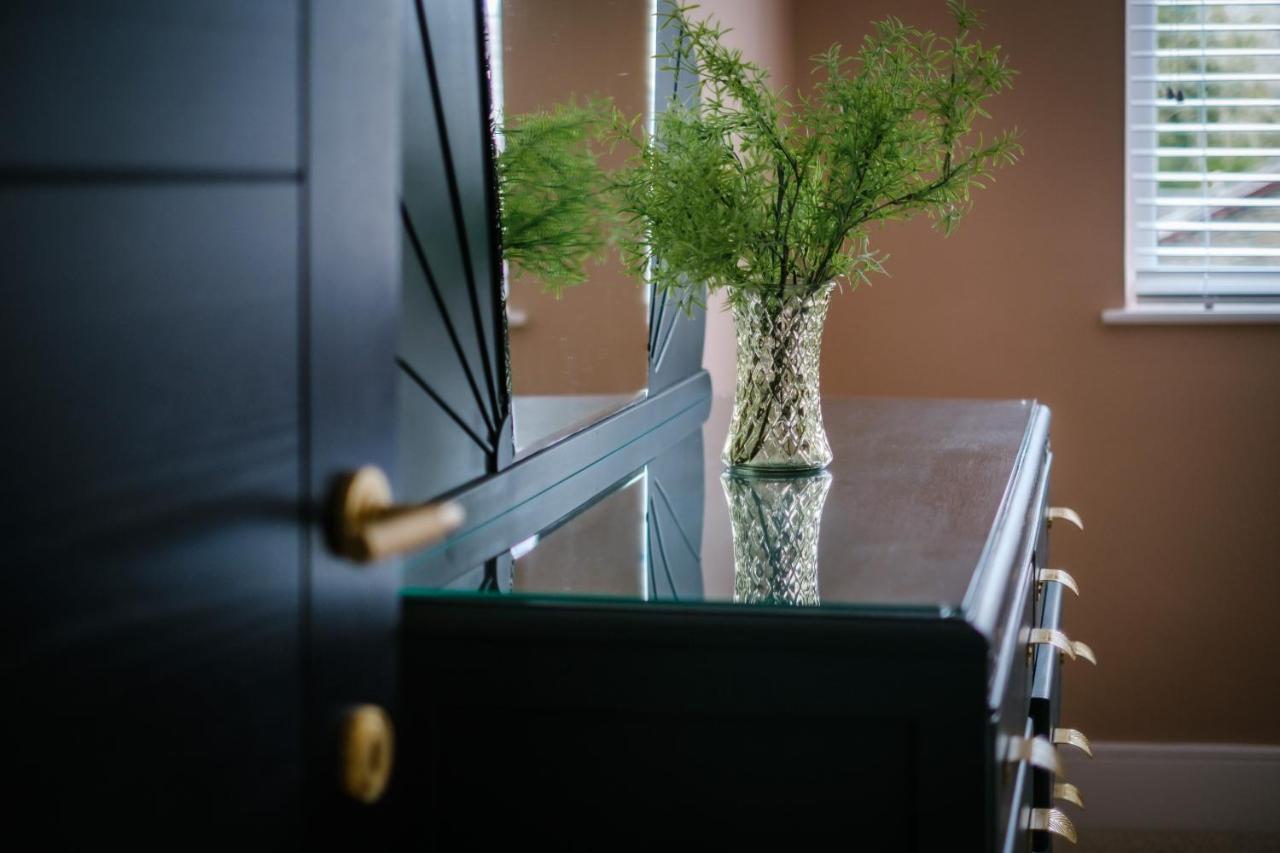 Rockside - Luxury 1 Bedroom Home With Hot Tub, Central Location, Parking And Pet Friendly Windermere Ngoại thất bức ảnh