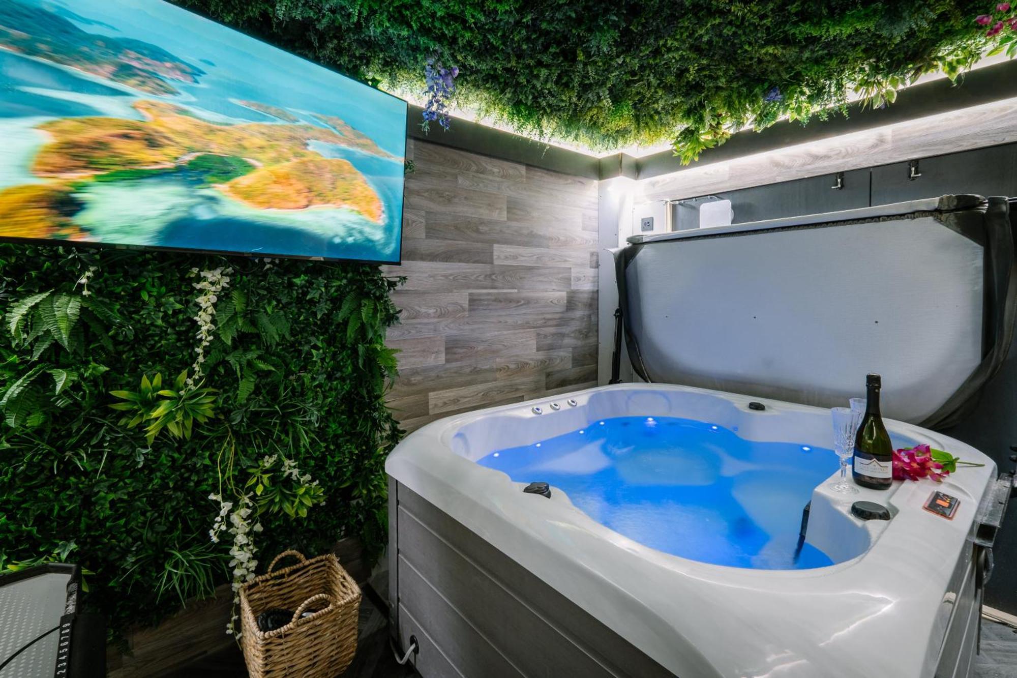 Rockside - Luxury 1 Bedroom Home With Hot Tub, Central Location, Parking And Pet Friendly Windermere Ngoại thất bức ảnh